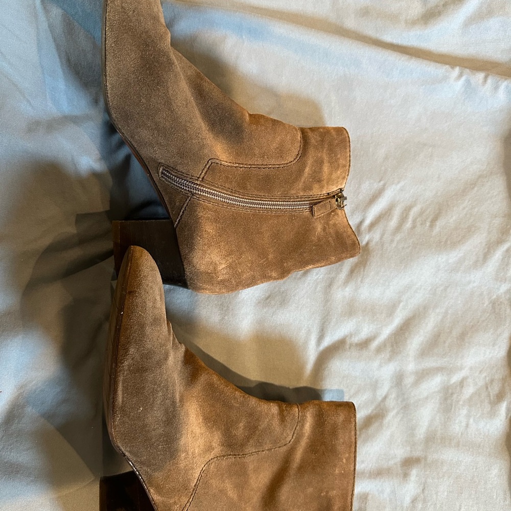 Aquatalia Suede Ankle Booties Womens 8 Heeled Zip Up Taupe
